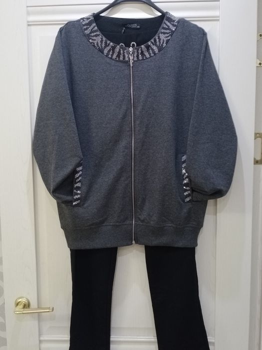 Женский спортивный костюм