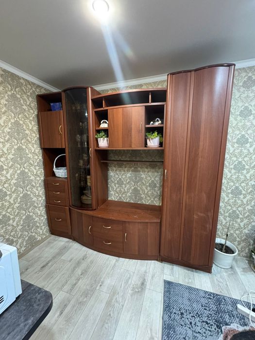 Продается стильный и вместительный шкаф стенка