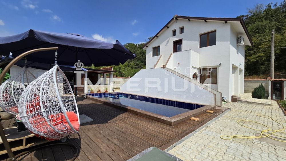 Дава се под наем Тристаен апартамент в Варна, м-т Пчелина - 70 кв.м за 765 € - Снимка #1