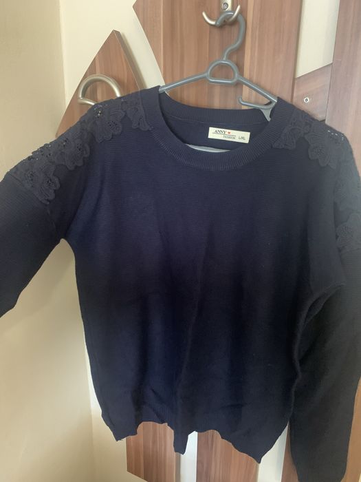 Нови блузи с бродерия на ракавите