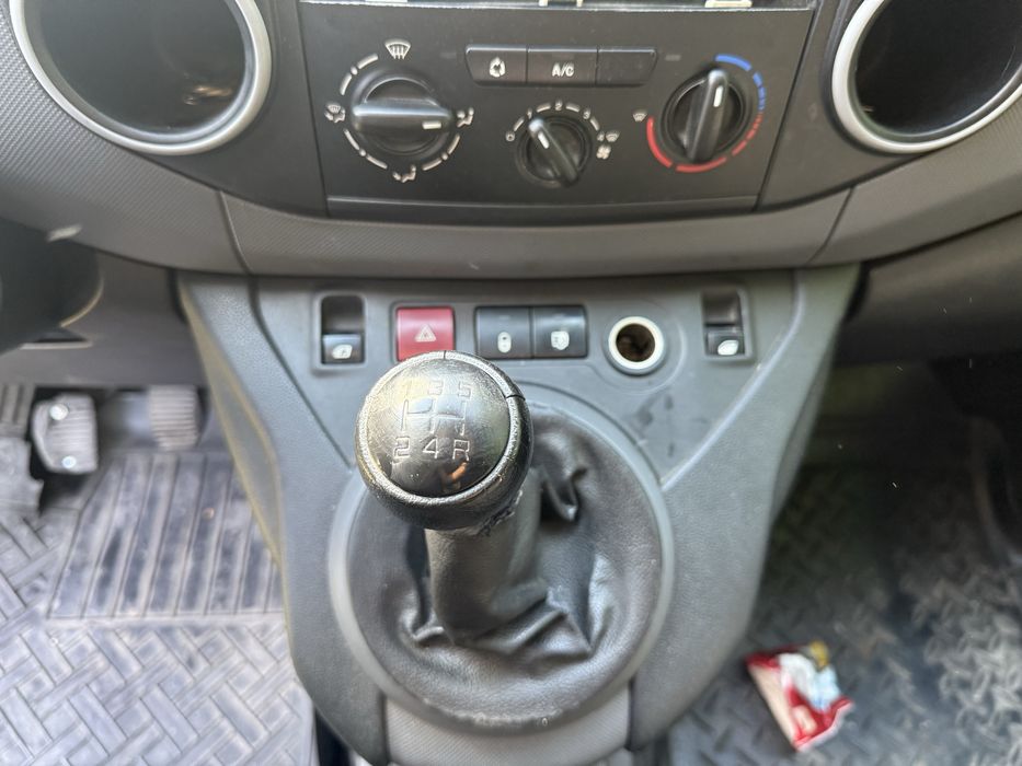 Peugeot partner 1.6Diesel 2015 e5