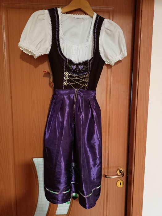 Rochiță tiroleza. Noua cu eticheta.Originala.