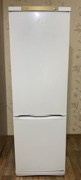 Холодильник рабочий