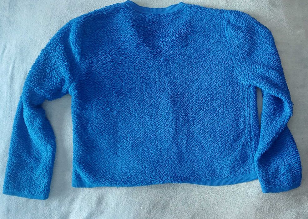 Pulover elegant cu nasturi