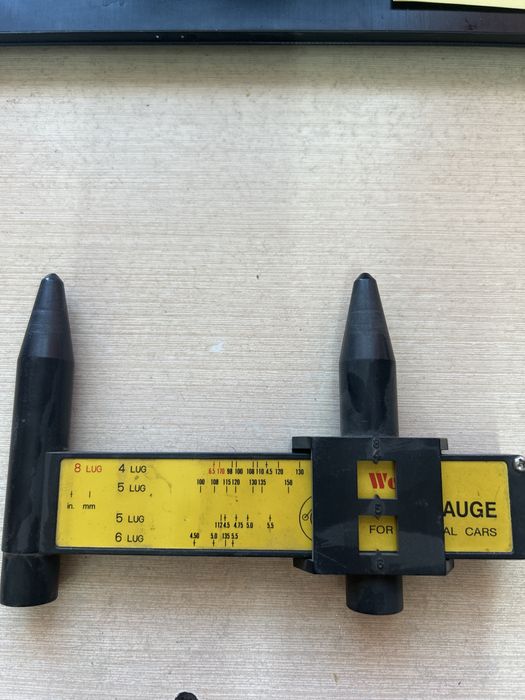 Универсальный русной инструмент для измерения дисков