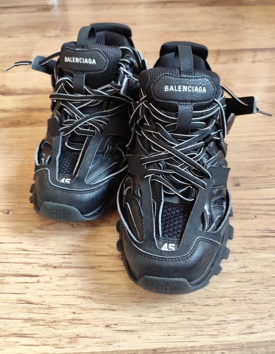 Balenciaga track 45