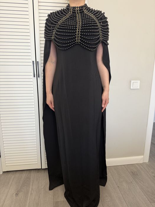 Платье новое с ожерельем