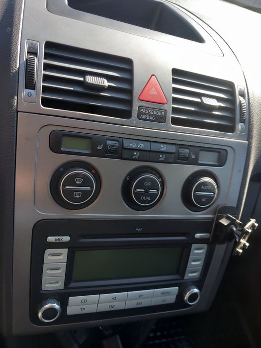 Volkswagen Touran  1.9 tdi (7 locuri )