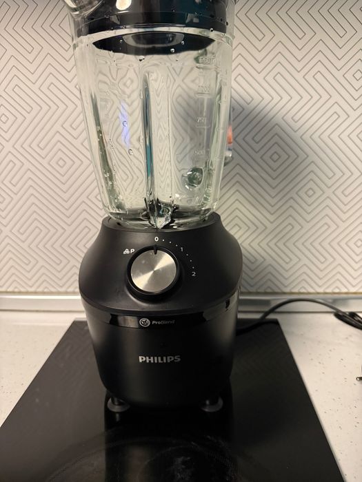Блендер Philips -2 степени, 600W, черен