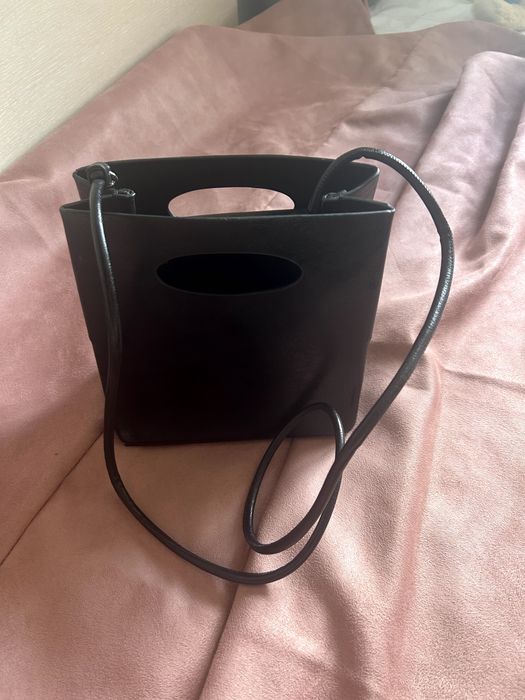 Mango, Чанта за рамо от еко кожа с фигурален десен, Черен