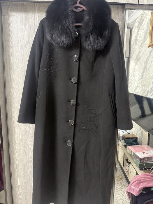 Пальто сотилади