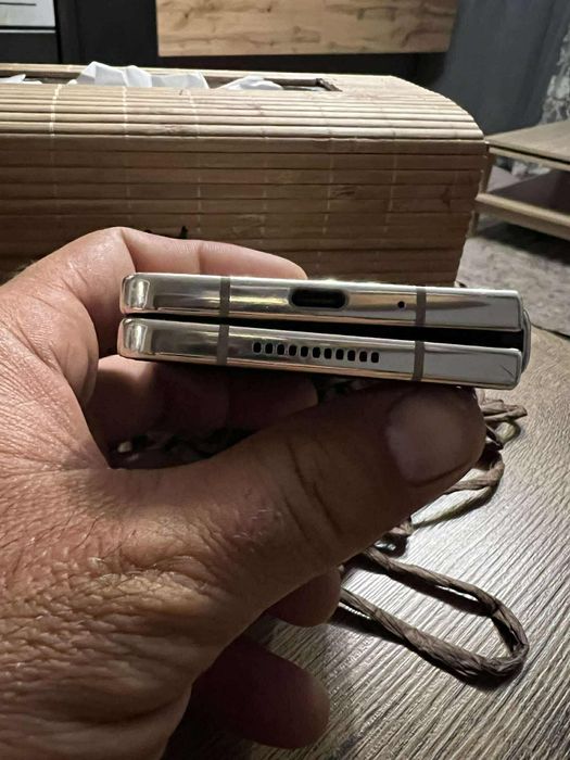 Samsung Galaxy Z Fold 4