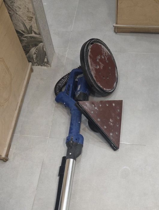 Жираф - шлайф машина за стени и тавани