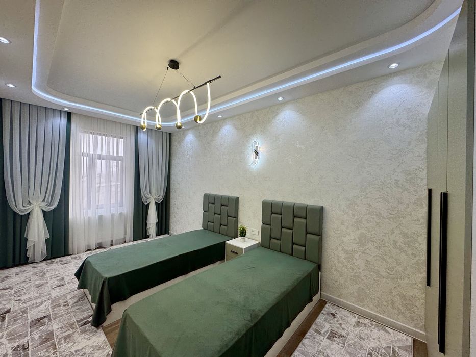 3х комнатная квартира, на 2 этаже. Рудакий