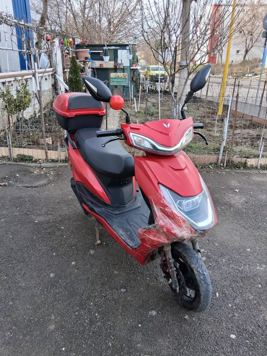 Scuter electric , personal