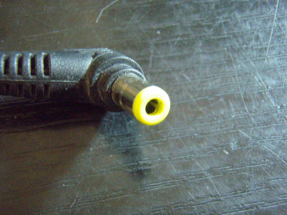 Incarcator Lenovo 130W 19.5V cu 6.7A, mufa rotunda galbena cu gaura