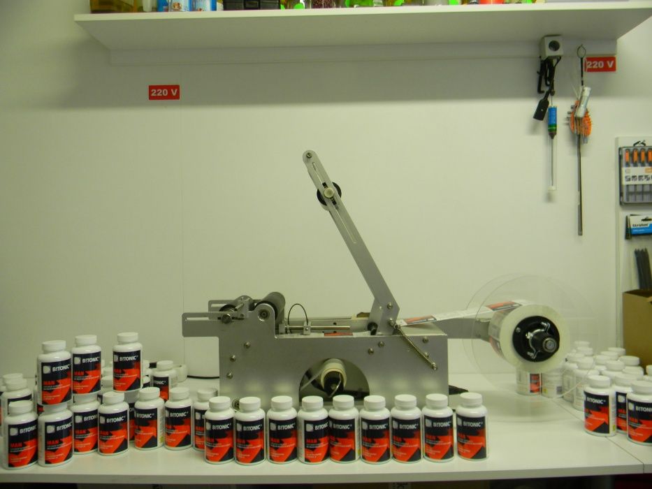 Masina etichetare semiautomata