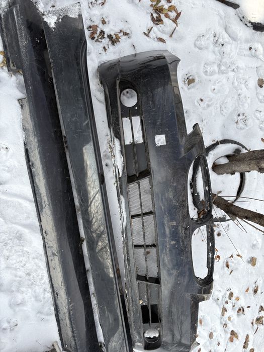 Продам. Комплект два бампера и проги BMW e 60