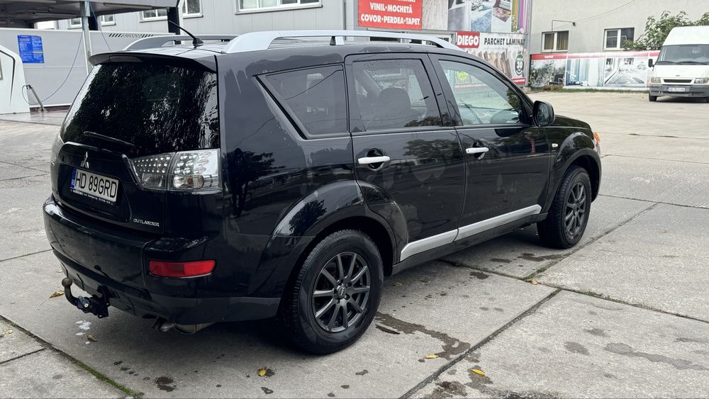 Mitsubishi Outlander 2.0 DI-D 140 CP | 4x4 | 7 locuri | Full Extra