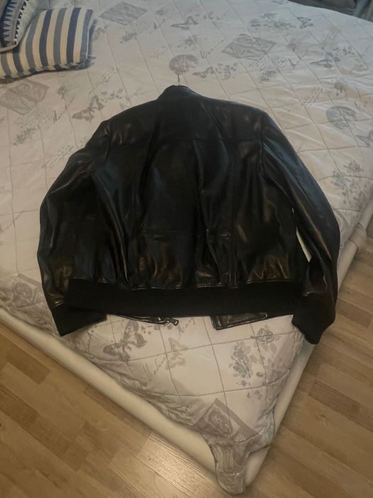 Кожено яке HigoBoss  номер 56 НОВО