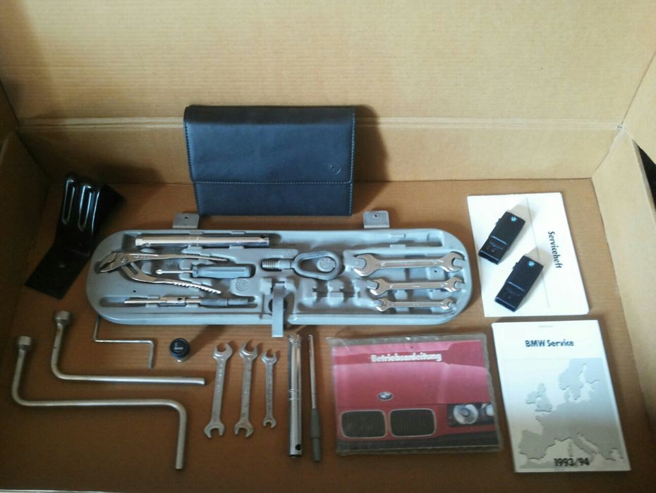 BMW Оригинални инструменти,аксесоари и пренадлежности
