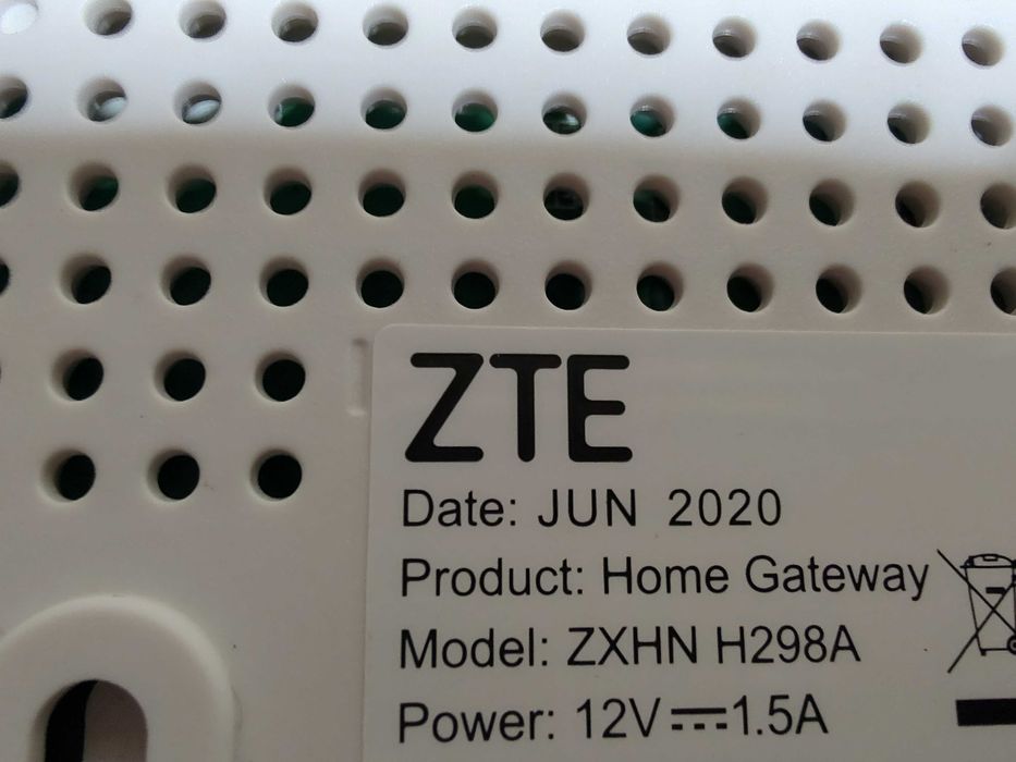 Router ZTE ZXHN H298A, Dual-Band 2.4GHz  5GHz, WiFi Gigabit
