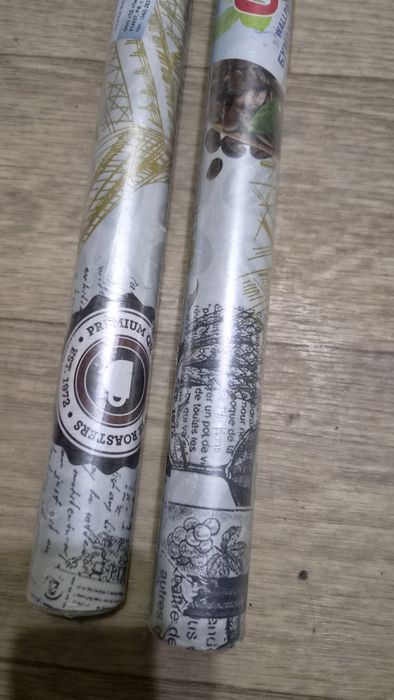 Продам 2 рулона обоев