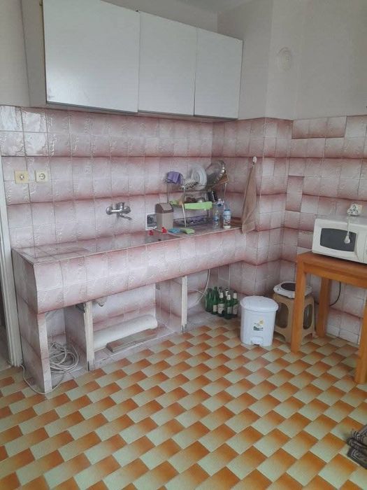 Продавам  3-стаен апартамент