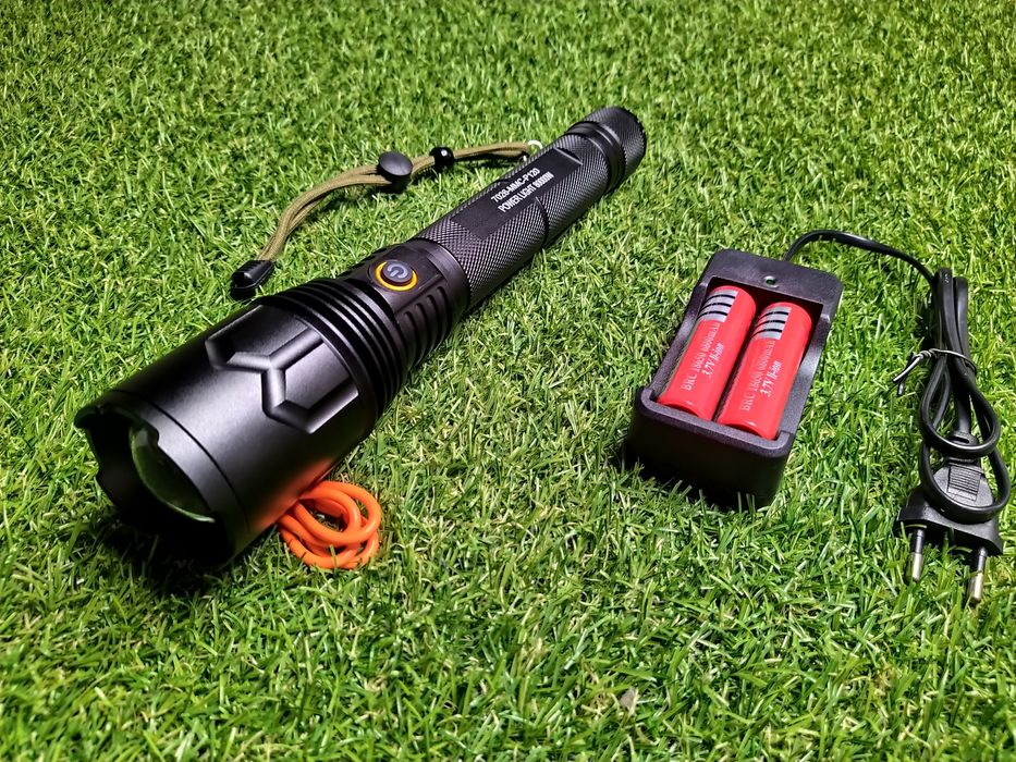 XHP120.2 Lanterna PROFESIONALA LED twelve core (12 nuclee luminoase)