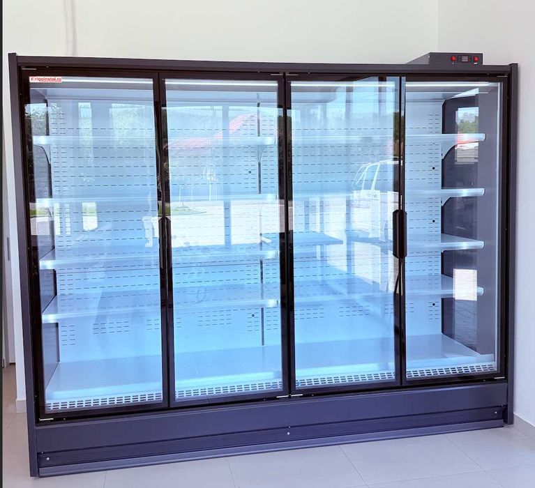 Construim vitrine frigorifice verticale pentru bauturi.