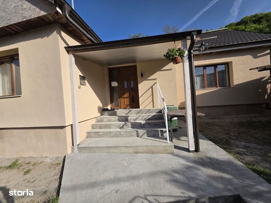 Casă renovată priveliște superbă către Cetatea Devei – Str. Călugăreni