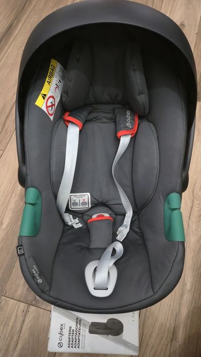 Столче за кола и за пренасяне Aton B2 i-Size. Комплект с адаптори.