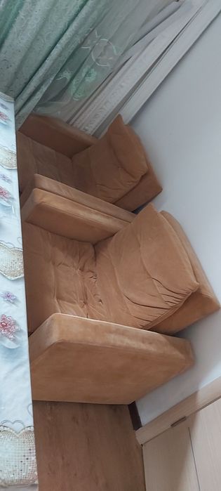 Диван продается полочками