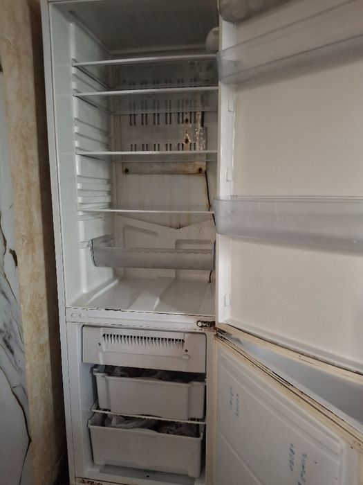 Продам холодильник Indesit