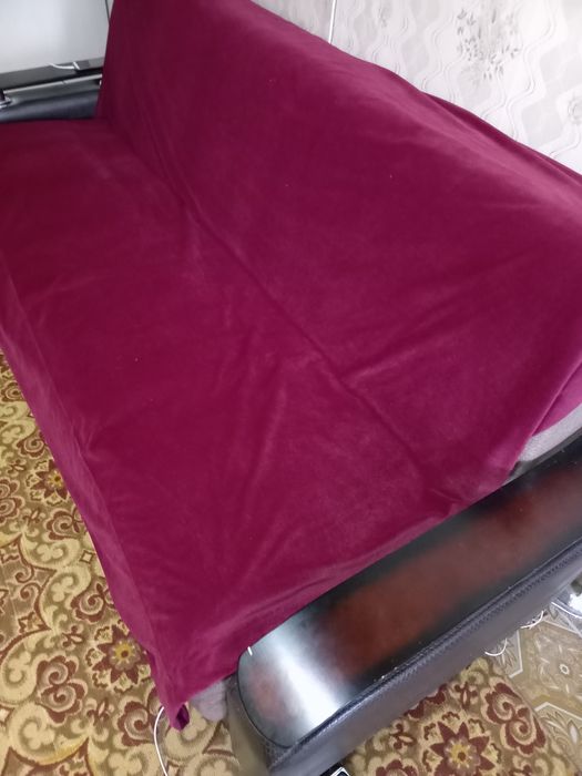 Продам покрывало на диван и два кресла.