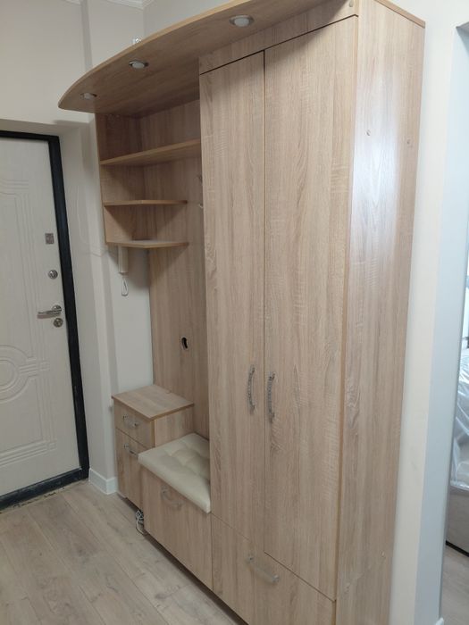 Прихожая продаётся