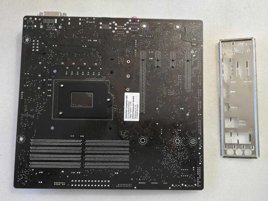 Placă de bază ASUS H170M-PLUS, Socket LGA1151, Chipset Intel H170 4x DDR4  M.2  mATX + I/O Shield