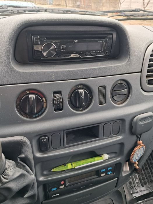 Vând microbuz sprinter !