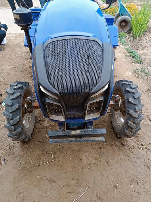 Mini traktor sotiladi