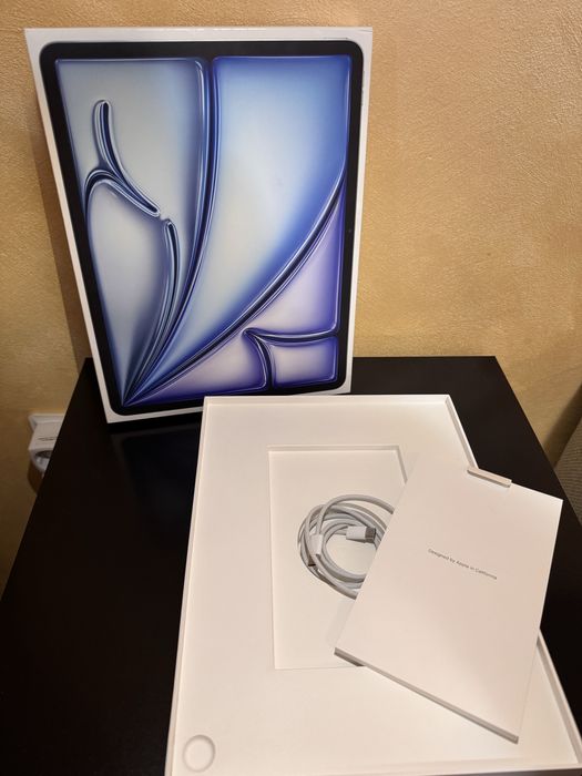 iPad Air13 M2 128GB + + ESR клавиатура
