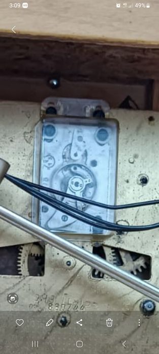 Янтарь.Старинные часы.