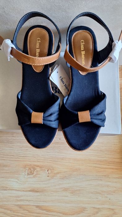 Дамски сандали Clara Barson