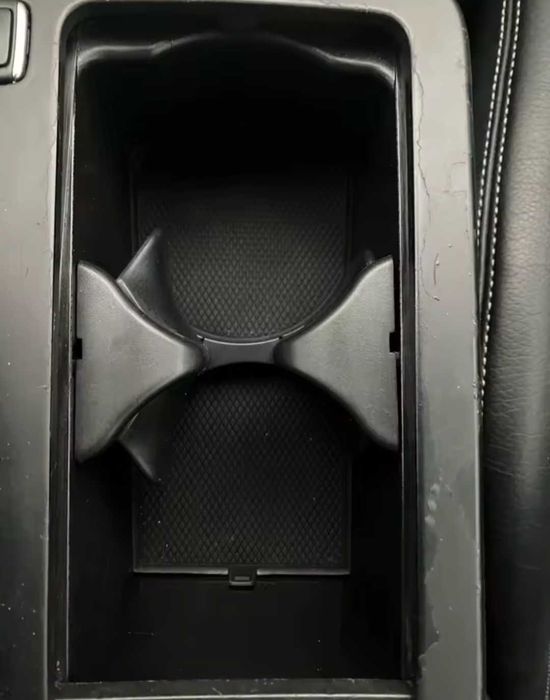 Разделител къпхолдър Мерцедес Mercedes W204 W212 W207 поставки за чаши