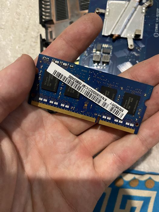 Оперативная память SK hynix 4GB DDR3L 1600MHz (PC3L-12800S)