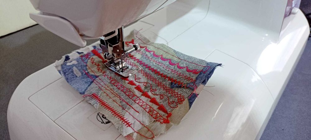 Masina de cusut Singer Curvy gama larga de cusaturi ornamentale