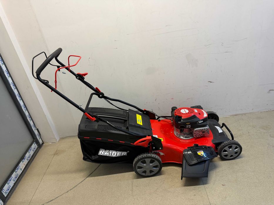 Бензинова самоходна косачка за трева 2kW 41cm 16.1" 45L 1200m2 RD-GLM07 / RD-GLM12