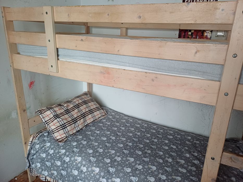 Кровать, двух ярусная