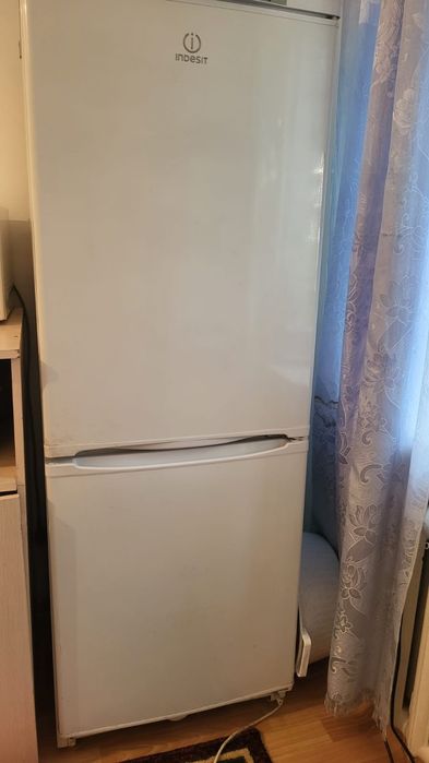 Холодильник INDESIT