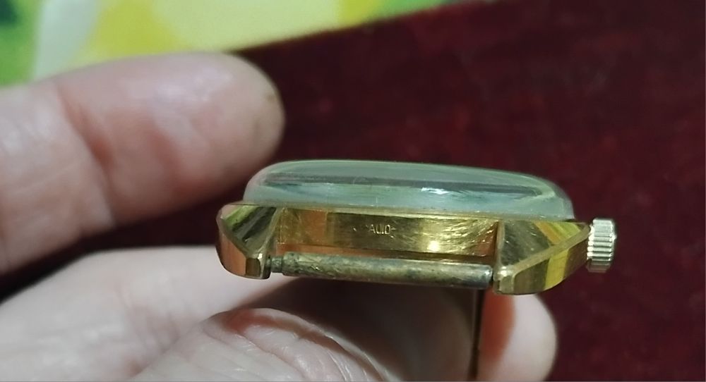 Часы Восток  позолота