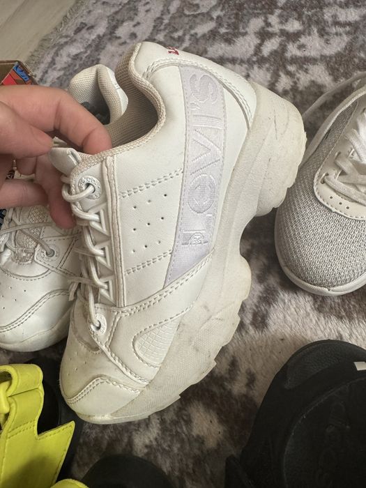 Детска триколка,детски дрехи 116,110 и обувки